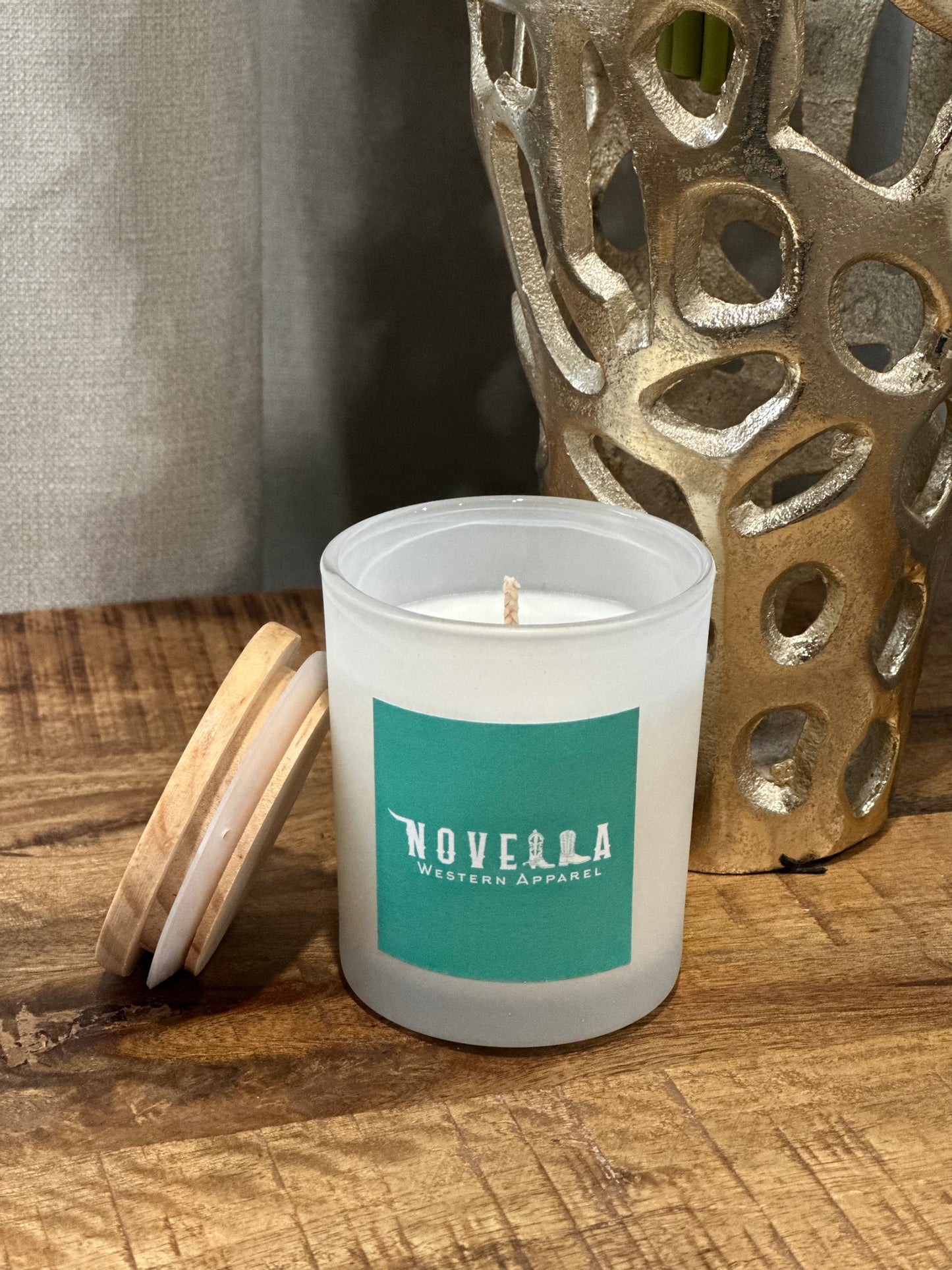 Novella Candle- Sol & Tierra