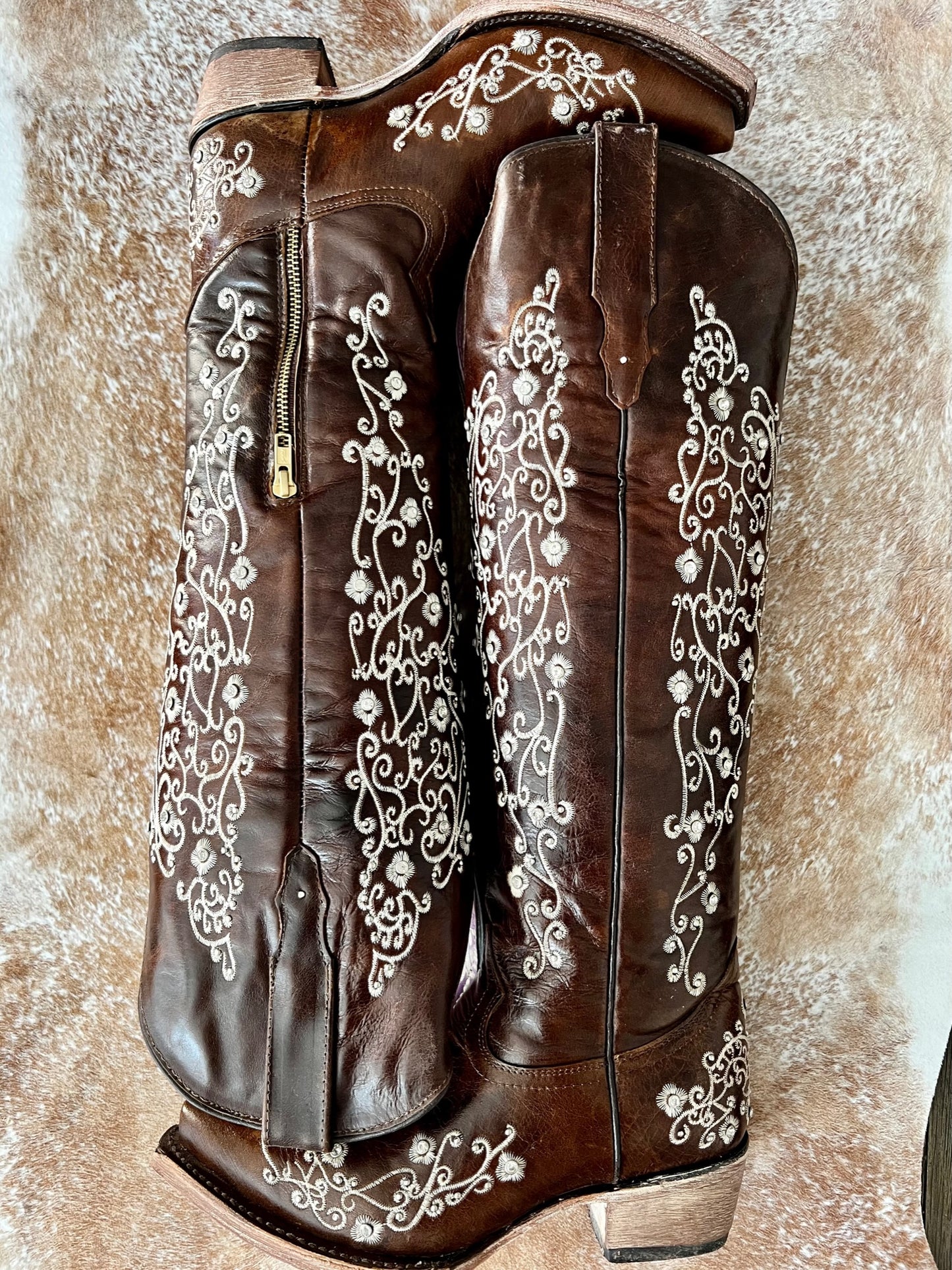 La Entalladita High Knee Western Boots